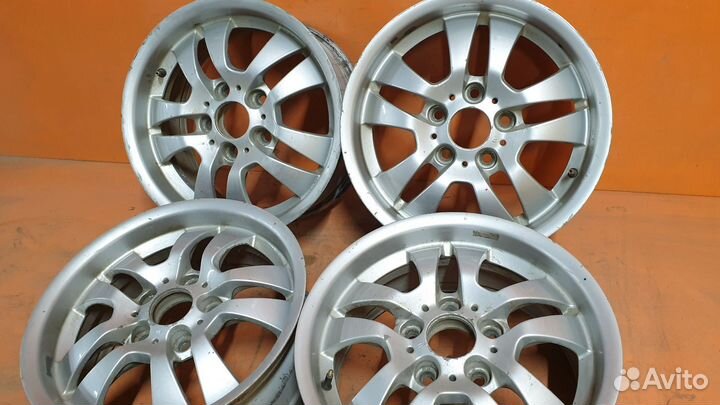 Есть сварка. 4 диска - диаметр 16 PCD 5х120 BMW