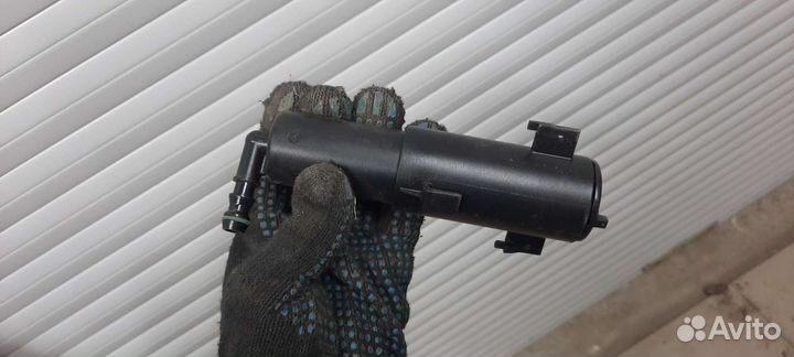 Форсунка омывателя фары Л. Bmw X6 E71/2011