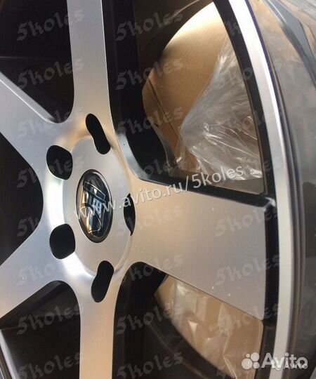 Диски DUB R22 Toyota Land Сruiser 200