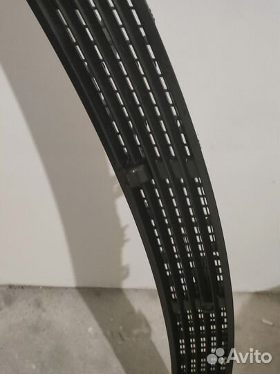 Крыло переднее правое