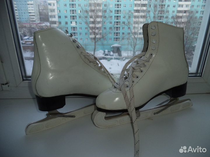 Коньки фигурные 38 размер