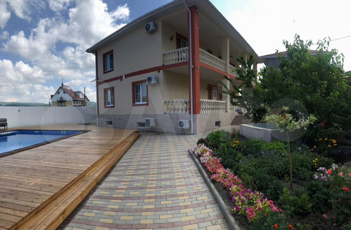 Дом 325 м² на участке 7 сот.