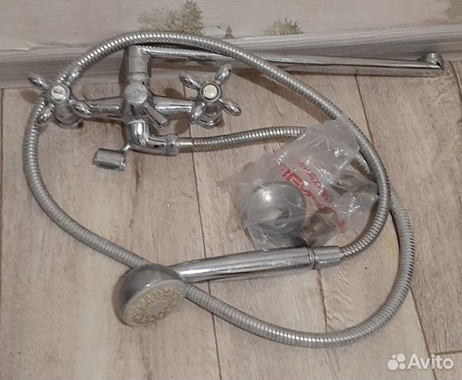 Смеситель для ванны с душем бу