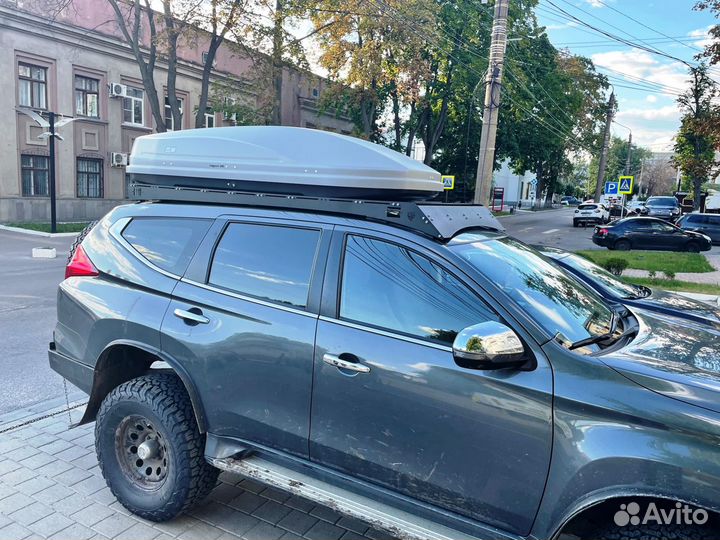 Бокс Магнум 580 серый карбон на Mitsubishi