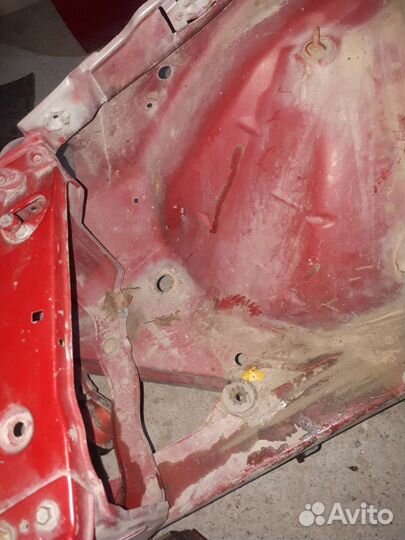 Передняя часть автомобиля морда мерседес 202