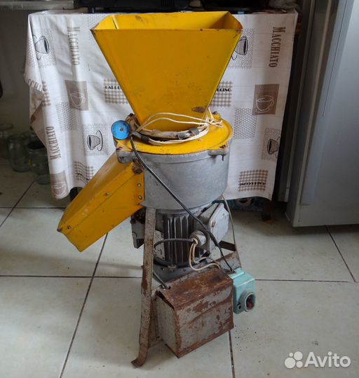 Зернодробилка Барсук