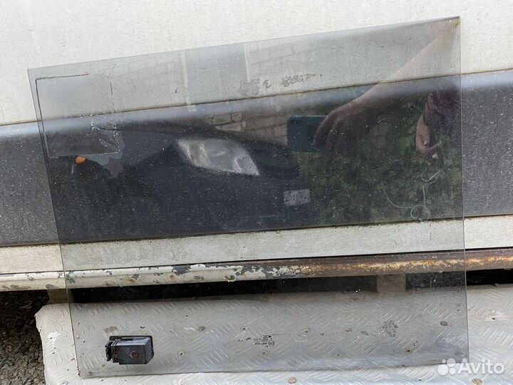 Форточка салона Пежо боксер