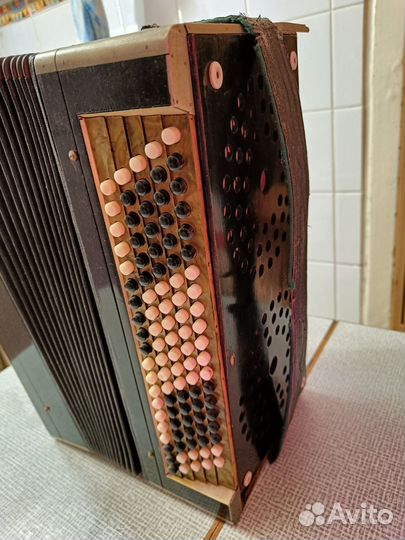 Баян тульский с лирой