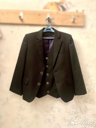 Костюм тройка на мальчика 128