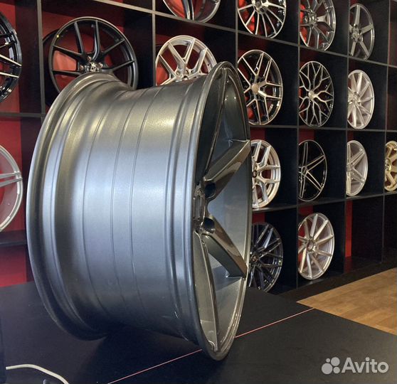 Новые Vossen VPS 303 R18 5*114.3 Графит