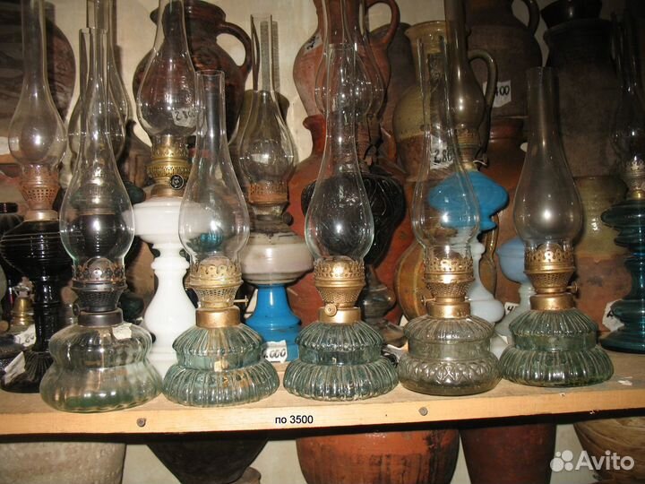 Лампы керосиновые старинные из цветного стекла