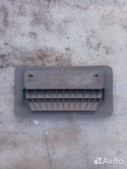 Решетка вентиляционная Audi A8 2006