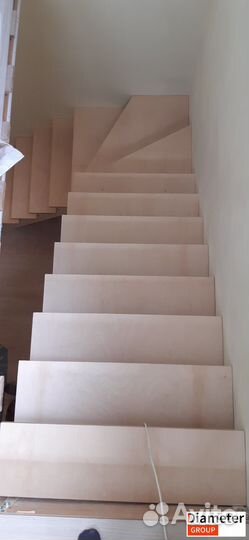 Производство модульной лестницы на ломаном косоуре