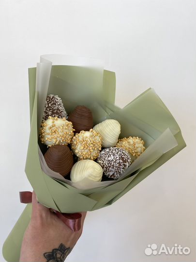 Клубника в шоколаде. Имениннику