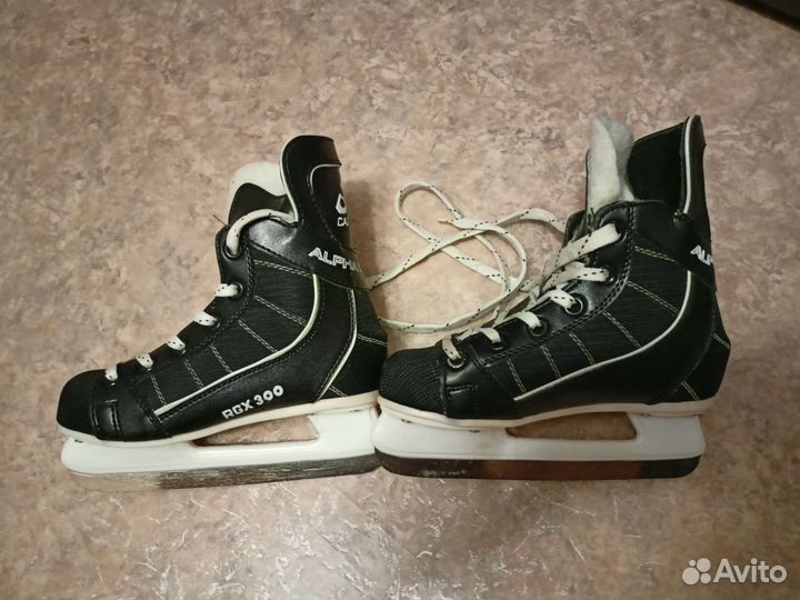 Коньки хоккейные