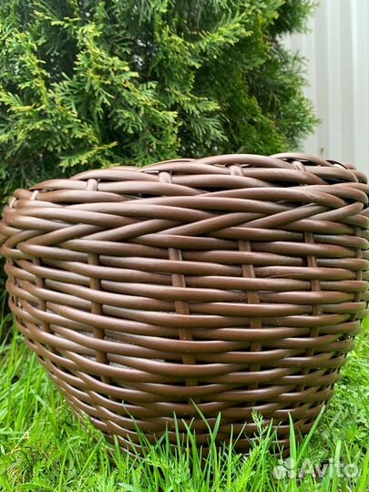 Кашпо для цветов плетеное из ротанга