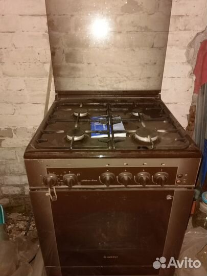 Продаю газовую плиту гефест