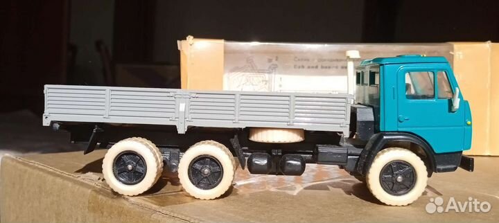 Камаз 5320 с белыми колесами 1 43