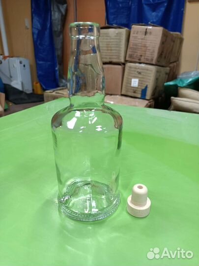 Бутылка стеклянная с пробкой