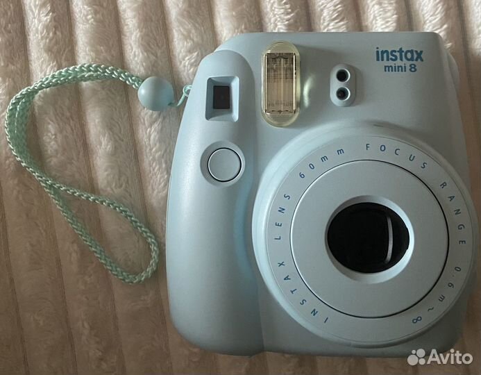 Плёночный фотоаппарат instax mini 8