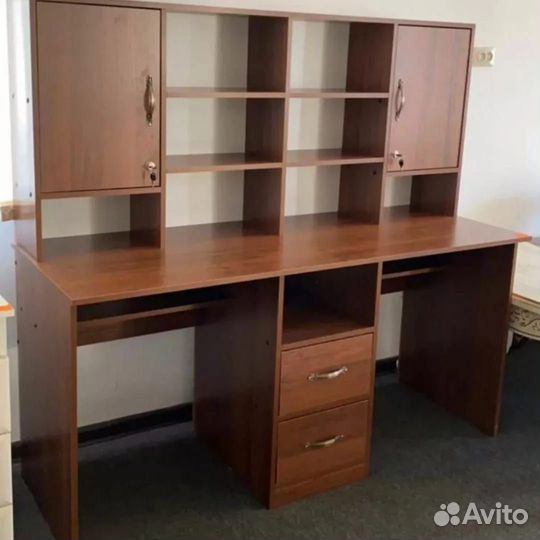 Письменный стол