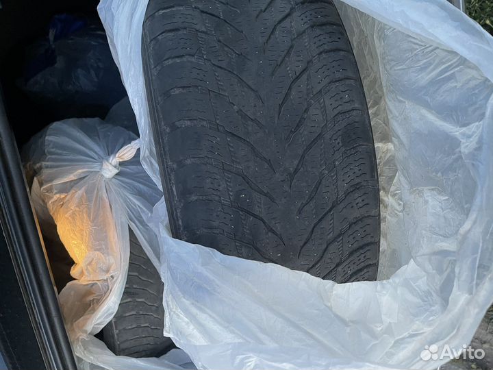 Nokian Tyres Hakkapeliitta 8 215/55 R17 98