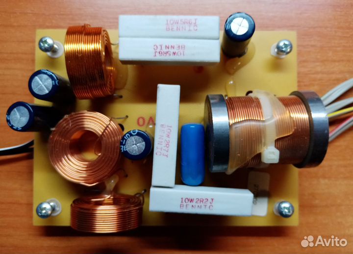 Кроссовер JBL LX 1000