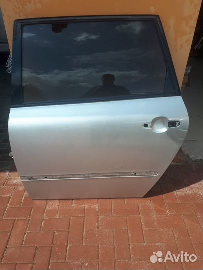 Дверь задняя левая Toyota ipsum acm21
