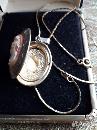 Кулон с секретом