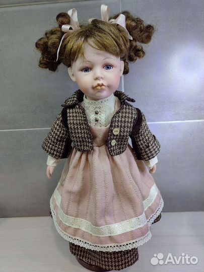 Кукла фарфоровая Hans Volk