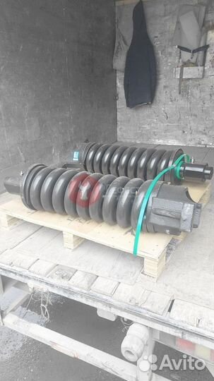 Натяжитель цепи Hyundai R320LC-7 81N8-15013BG