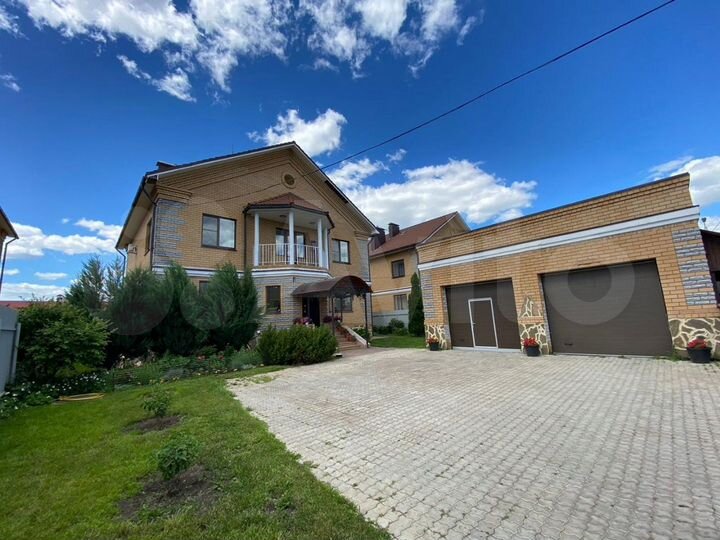 Дом 420 м² на участке 12 сот.