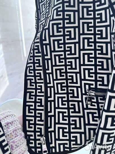 Костюм женский