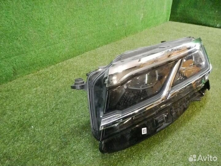 Фара левая VW Touareg 3 (2018-н.в.) LED