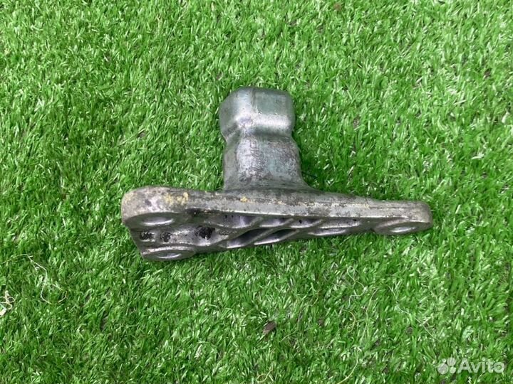 Кронштейн двигателя VAG BBJ ASN AVK 4857