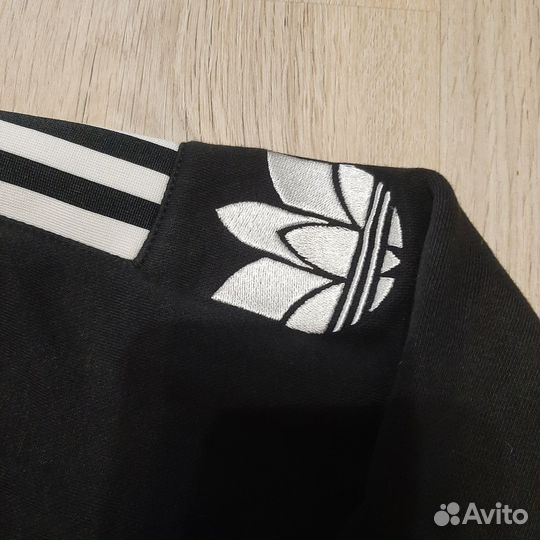 Толстовка Adidas р.S(р.44-46),в отличном состоянии