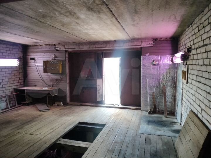 Гараж, > 30 м²