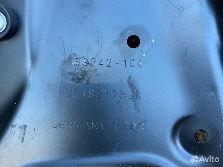 Передний левый стеклоподъёмник пассат б6