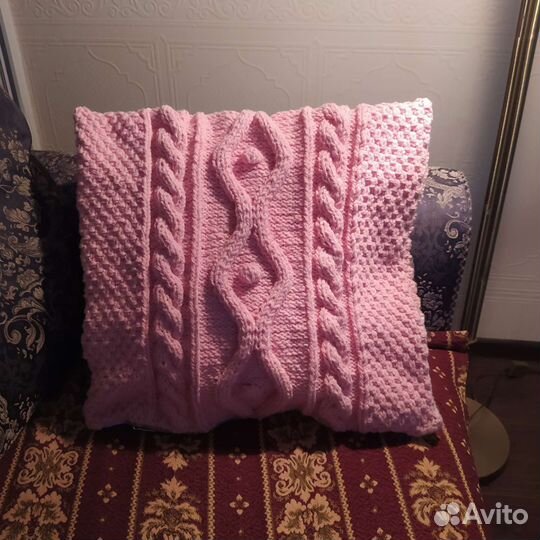 Декоративные интерьерные вязаные подушки