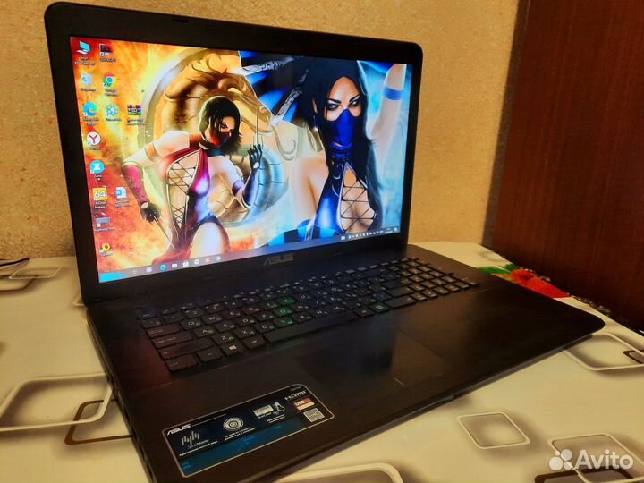 Большой игровой ноутбук Asus, GeForse 820M