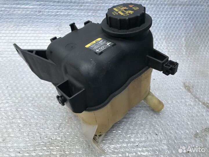 Расширительный бачок Ford Explorer V 10-15