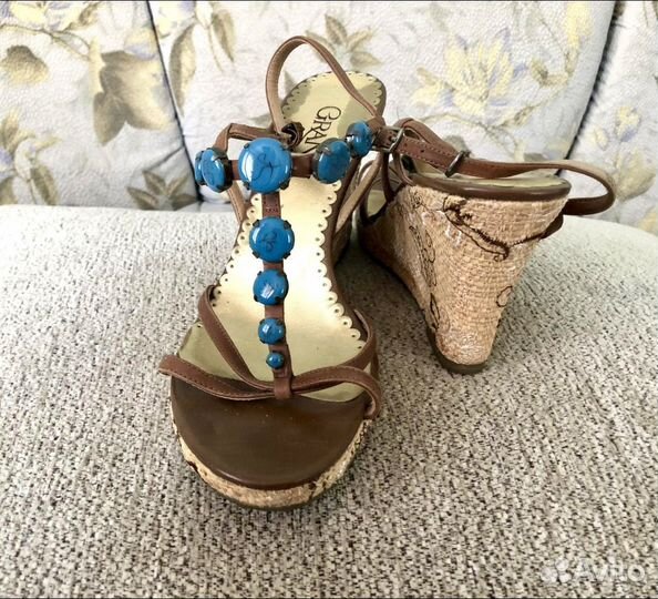 Босоножки с каменьями