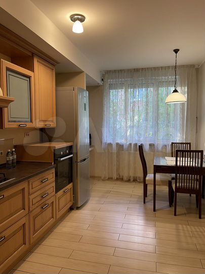 2-к. квартира, 71 м², 1/4 эт.
