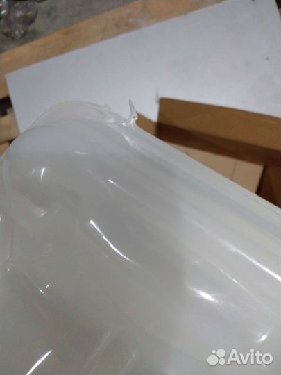 Расширительный бачок Land Rover Discovery