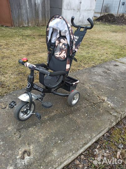 Трехколесный велосипед