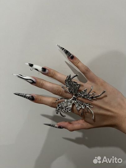 Маникюр с покрытием гель-лаком