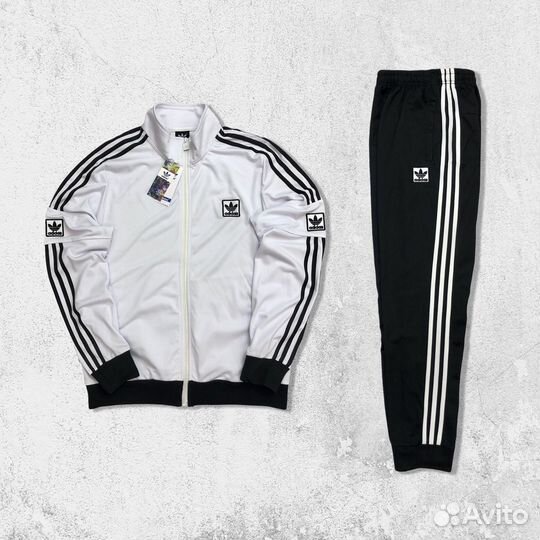 Спортивный костюм Adidas