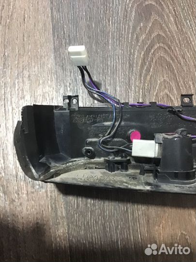 Левый поворотник в зеркало pajero 4