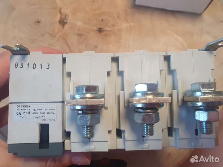 Рубильник ABB OT250E03