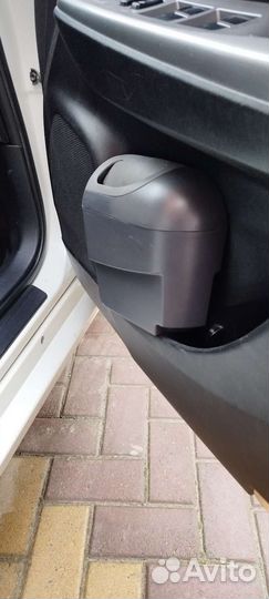 Мусорный бокс на Toyota Prius alpha